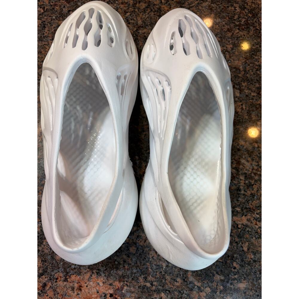 Adidas Yeezy Ararat White Foam Runners Size 43 (Mens 9/9.5) Excellent Cond - Picture 10 of 13